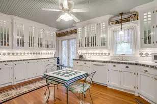 2135 Pembroke Dr, Fort Worth, TX 76110 - Photo 12