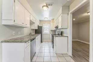 5921 Sea Breeze Ln, Fort Worth, TX 76135 - Photo 10