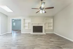 5921 Sea Breeze Ln, Fort Worth, TX 76135 - Photo 4