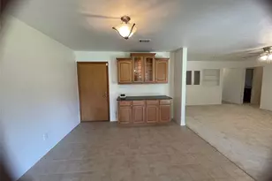 1915 Signet Dr, Euless, TX 76040 - Photo 4