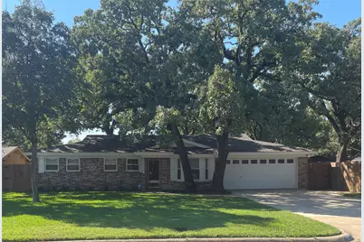 1915 Signet Drive, Euless, TX 76040 - Photo 1