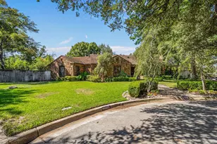 425 Crestwood Dr, Fort Worth, TX 76107 - Photo 4