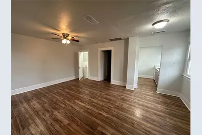 819 N Marsalis Avenue #E, Dallas, TX 75203 - Photo 2