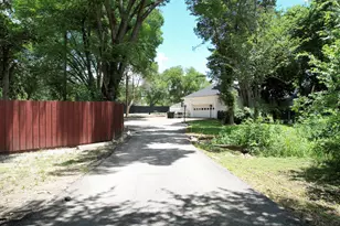 1206 S Clark Rd, Duncanville, TX 75137 - Photo 6