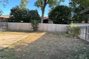 2329 Oakmont Dr, Bedford, TX 76022 - Photo 12