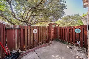 2524 Shady Ridge Dr, Bedford, TX 76021 - Photo 2