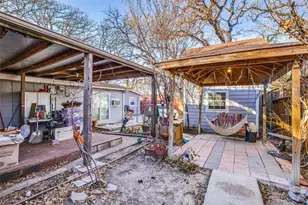 10523 Castlerock Dr, Dallas, TX 75217 - Photo 32