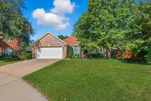 5001 Blanco Dr, Haltom City, TX 76137 - Photo 2