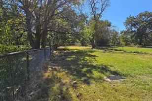1713 W Frank St, Grand Saline, TX 75140 - Photo 18