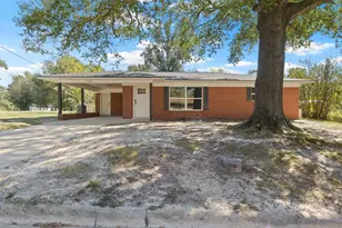 312 Willow St, Hughes Springs, TX 75656 - Photo 2