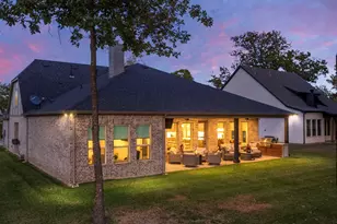 219 St Andrews Dr, Mabank, TX 75156 - Photo 2