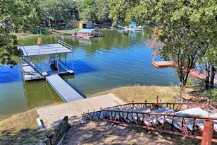 590 Bay Shore Dr, Nocona, TX 76255 - Photo 2