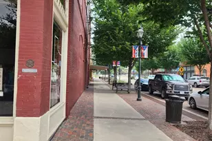 203 N Dallas St, Ennis, TX 75119 - Photo 10