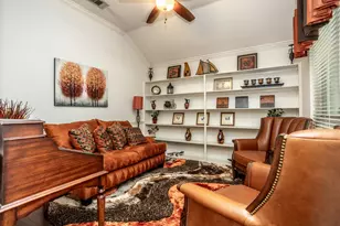 928 Trinity Dr, Lancaster, TX 75146 - Photo 4