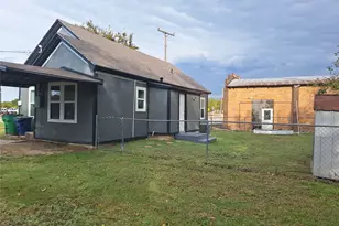 506 E Main St, Decatur, TX 76234 - Photo 2