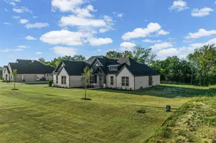 321 Mayberry Wy, Waxahachie, TX 75167 - Photo 2