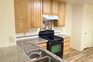 3201 Royal Crest Dr, Fort Worth, TX 76140 - Photo 4