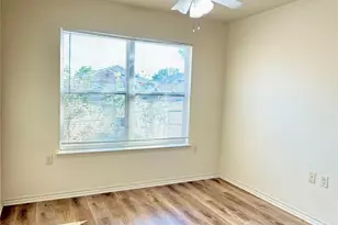 3201 Royal Crest Dr, Fort Worth, TX 76140 - Photo 10