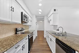 1715 Southampton Dr, Carrollton, TX 75007 - Photo 14