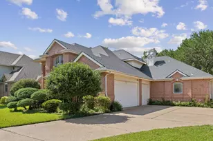 6919 Marina Shores Ct, Arlington, TX 76016 - Photo 2