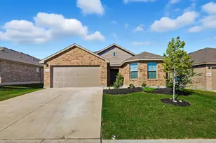 9521 Golden Smt Dr, Fort Worth, TX 76131 - Photo 2