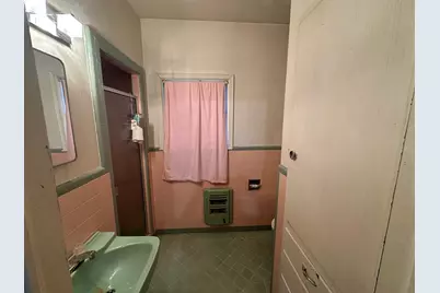 932 W Live Oak Street, Jacksboro, TX 76458 - Photo 16