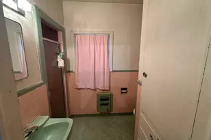 932 W Live Oak St, Jacksboro, TX 76458 - Photo 16