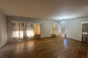 932 W Live Oak St, Jacksboro, TX 76458 - Photo 10