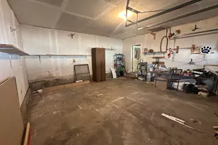 932 W Live Oak St, Jacksboro, TX 76458 - Photo 30