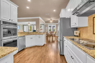 2101 W Emerald Bend Court, Granbury, TX 76049 - Photo 16