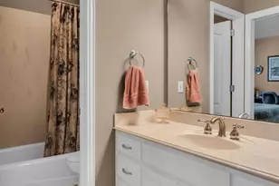 2101 W Emerald Bend Ct, Granbury, TX 76049 - Photo 28