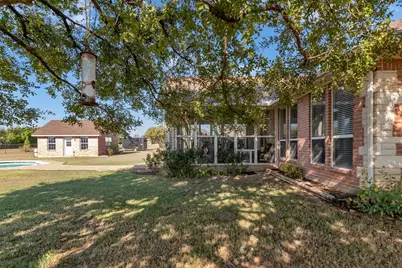 2101 W Emerald Bend Court, Granbury, TX 76049 - Photo 32