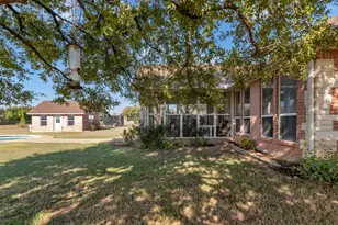 2101 W Emerald Bend Ct, Granbury, TX 76049 - Photo 32