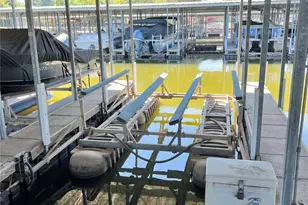 2101 W Emerald Bend Ct, Granbury, TX 76049 - Photo 38