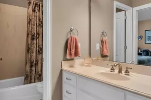 2101 W Emerald Bend Ct, Granbury, TX 76049 - Photo 28