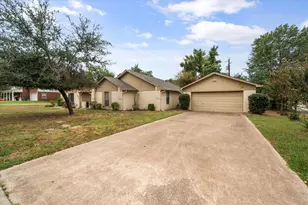 102 Gilpin, Fairfield, TX 75840 - Photo 2