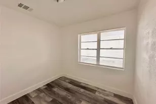 1212 Pine St, Baytown, TX 77520 - Photo 8