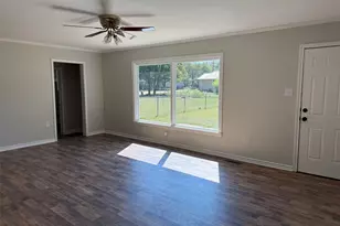 806 Avenue A, Valley Mills, TX 76689 - Photo 2