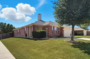 1201 Roping Reins Way, Fort Worth, TX 76052 - Photo 2