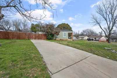 1167 Greenbrier Drive, River Oaks, TX 76114 - Photo 4