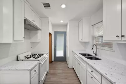 1167 Greenbrier Drive, River Oaks, TX 76114 - Photo 12