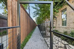 2815 Lynlock Ct, Dallas, TX 75219 - Photo 36