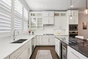 2815 Lynlock Ct, Dallas, TX 75219 - Photo 12