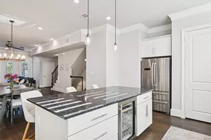 2815 Lynlock Ct, Dallas, TX 75219 - Photo 10