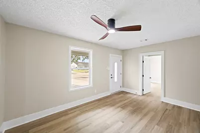 10211 Glenmawr Drive, Houston, TX 77075 - Photo 18