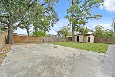 10211 Glenmawr Drive, Houston, TX 77075 - Photo 36