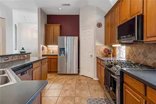 8201 Rayburn Ln, McKinney, TX 75072 - Photo 6