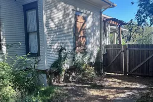 112 N Grand Ave, Sherman, TX 75090 - Photo 2