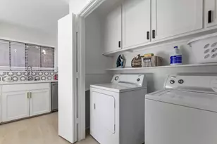 9402 Moss Farm Ln, Dallas, TX 75243 - Photo 16