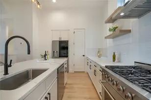 2203 Hondo Ave, Dallas, TX 75219 - Photo 10